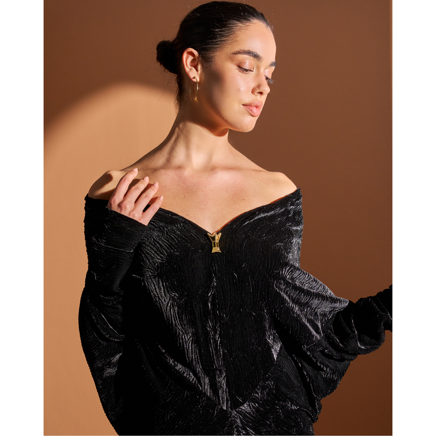 Look15- Black