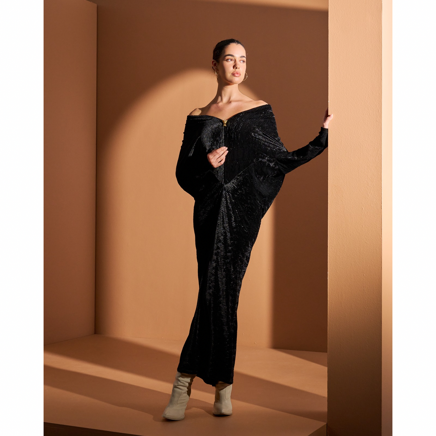 Look15- Black