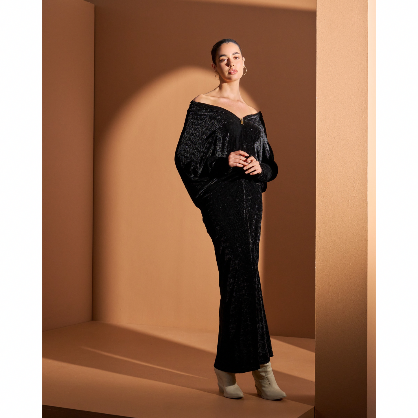 Look15- Black