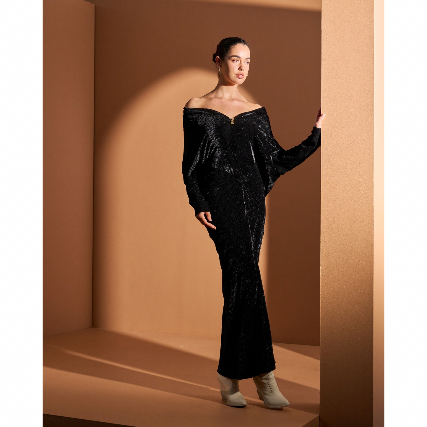 Look15- Black